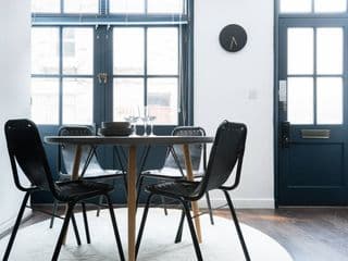 The Paddington Studio - Cool & Stylish 1BDR Mews - Photo 16