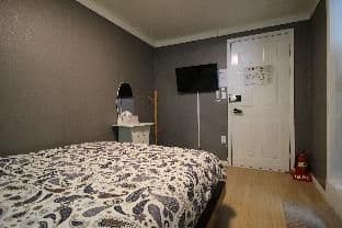 Bunk Guesthouse Hostel - Photo 17