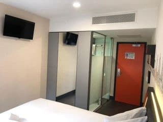 easyHotel Birmingham - Photo 18