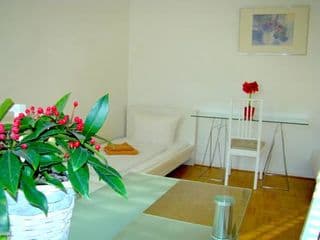 Rooms & Apartment near Zoologischen Garten - Photo 9