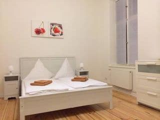 Rooms & Apartment near Zoologischen Garten - Photo 10