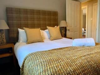 Accommodation Windsor Ltd - Lord Raglan House - Photo 4