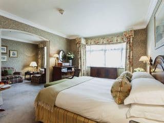 The Capital Hotel, Apartments & Townhouse - Photo 3