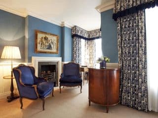 The Capital Hotel, Apartments & Townhouse - Photo 4
