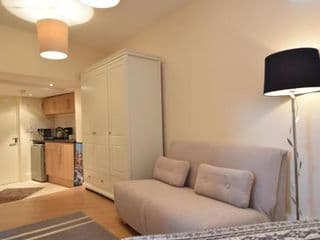 Bright Room - Photo 16