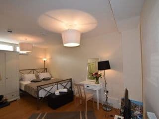 Bright Room - Photo 23