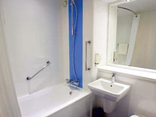 Travelodge Birmingham Yardley - Photo 11