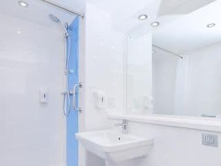 Travelodge Birmingham Yardley - Photo 12