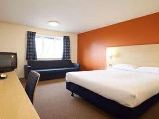 Travelodge Birmingham Yardley - Photo 4