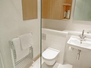 Super Nice Clerkenwell Home - Photo 9