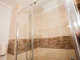 Pimlico Central London Suite near Victoria - Photo 14