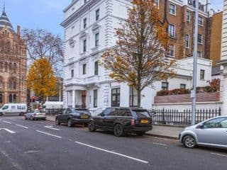 South Kensington Apartment