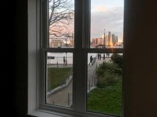 Riverside Cutty Sark 2BD Retreat - Photo 10