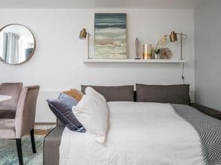 Square Mile Residences - Photo 11