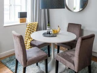 Square Mile Residences - Photo 3