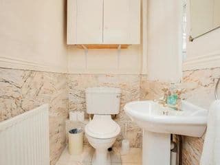 Bright 2 Bedroom Flat in Central London - Photo 23