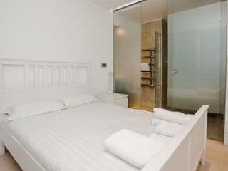 Beautiful Newly Renovated 2 Bed Apartment in Bank - Photo 7