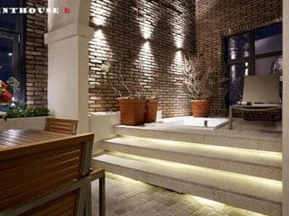 Nine Brick Hotel - Photo 8