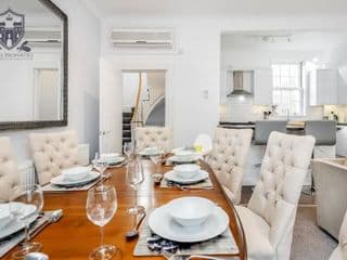 Castle Properties: The Sovereign 5 Bed Town House - Photo 11