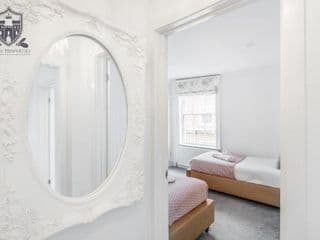 Castle Properties: The Sovereign 5 Bed Town House - Photo 12