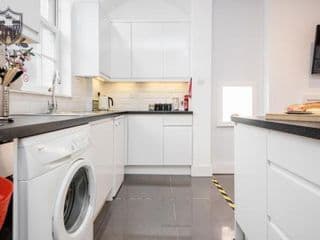 Castle Properties: The Sovereign 5 Bed Town House - Photo 20