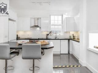 Castle Properties: The Sovereign 5 Bed Town House - Photo 6