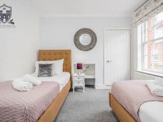 Castle Properties: The Sovereign 5 Bed Town House - Photo 7