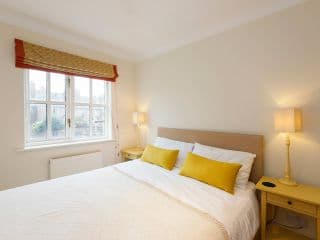 Calm 2BR apt with parking and patio, 15mins to London Eye - Photo 7