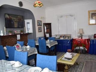 Gatwick Castle B&B - Photo 11