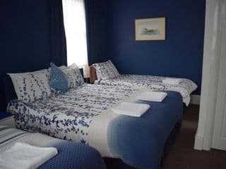 Gatwick Castle B&B - Photo 3