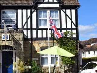Gatwick Castle B&B - Photo 21