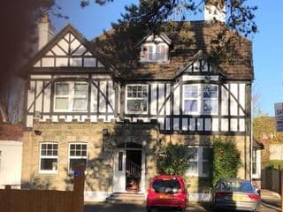 Gatwick Castle B&B - Photo 23