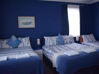 Gatwick Castle B&B - Photo 5