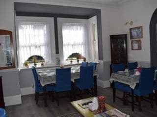 Gatwick Castle B&B - Photo 9