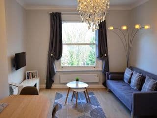 London, Kensington and Chelsea Flat - Photo 4