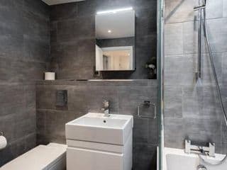 Fleet Street Apartment 3 - Photo 23