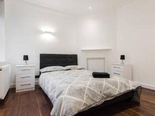 Fleet Street Apartment 3 - Photo 9