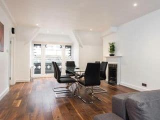 Fleet Street Apartment 4