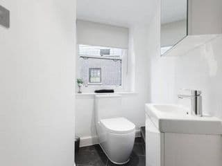 Fleet Street Apartment 4 - Photo 2