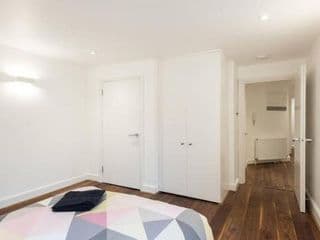 Fleet Street Apartment 4 - Photo 9
