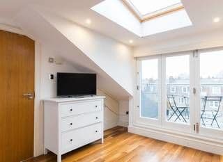 3BR Apartment in Great Swiss Cottage Location - Photo 12