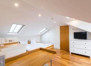 3BR Apartment in Great Swiss Cottage Location - Photo 24