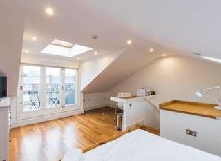 3BR Apartment in Great Swiss Cottage Location - Photo 6