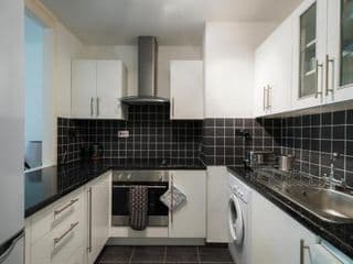 Sublime 1 bed flat with Thames view - Photo 17