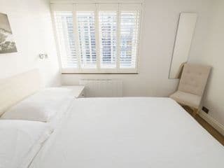 Sublime 1 bed flat with Thames view - Photo 8