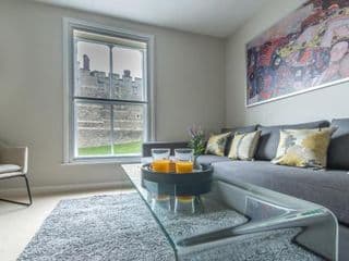 Central Windsor Apartment Facing the Castle