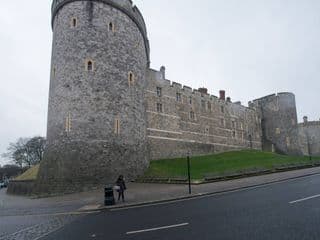 Central Windsor Apartment Facing the Castle - Photo 20