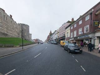Central Windsor Apartment Facing the Castle - Photo 21