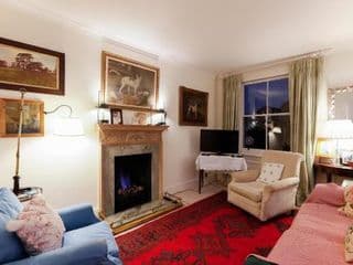 Attractive Chelsea apartment sleeps 4 - Photo 2