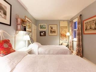 Attractive Chelsea apartment sleeps 4 - Photo 13